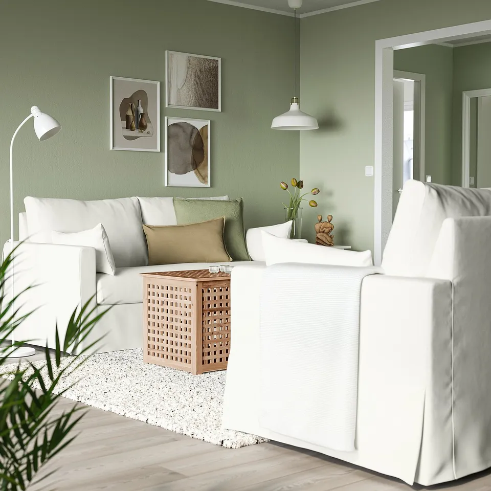 HYLTARP in a room