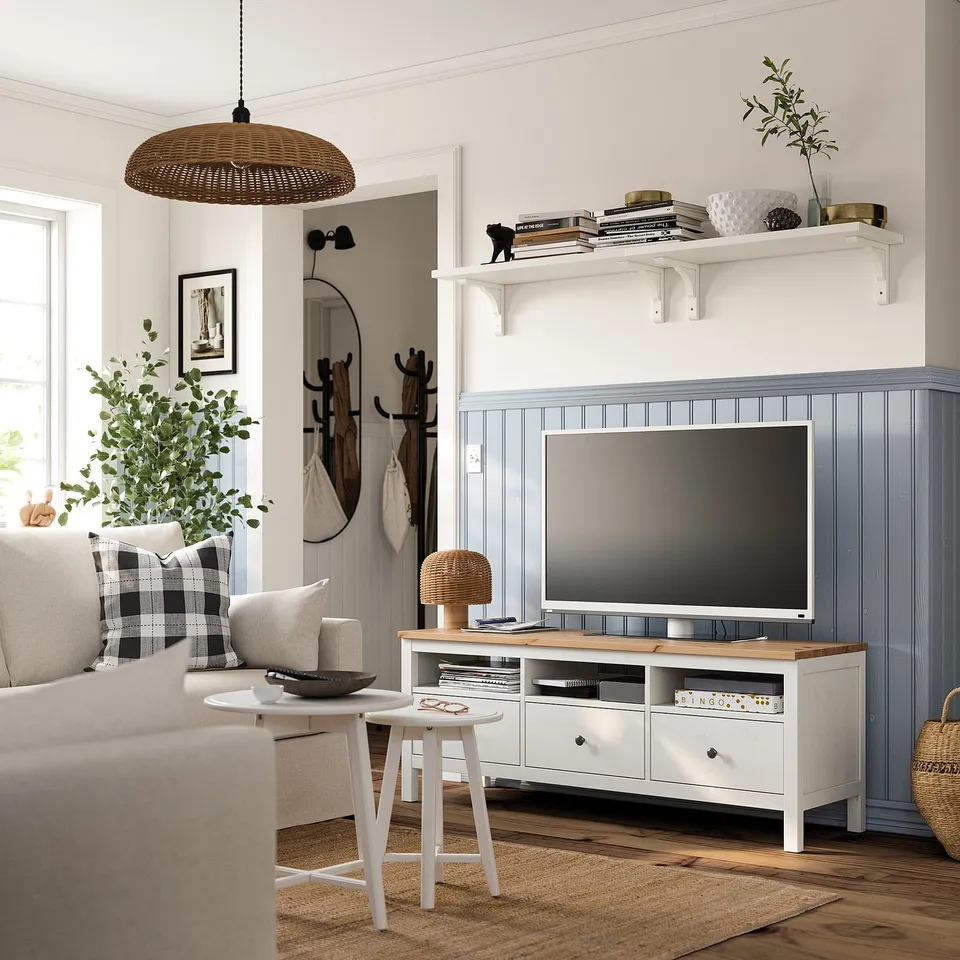 HEMNES in a room