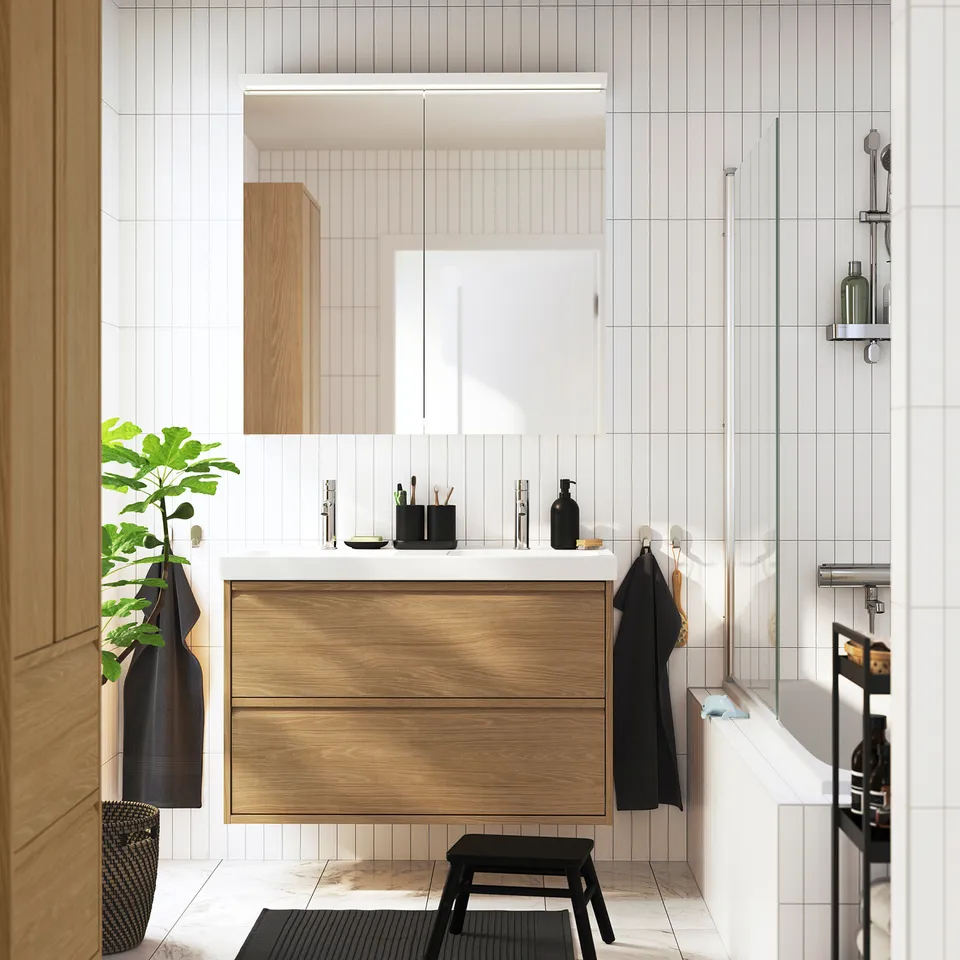ÄNGSJÖN / ORRSJÖN in a room