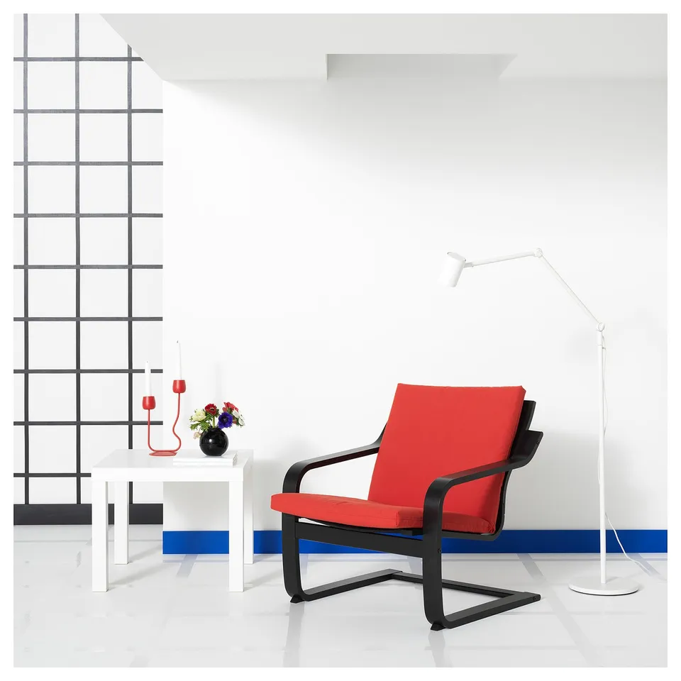 POÄNG in a room
