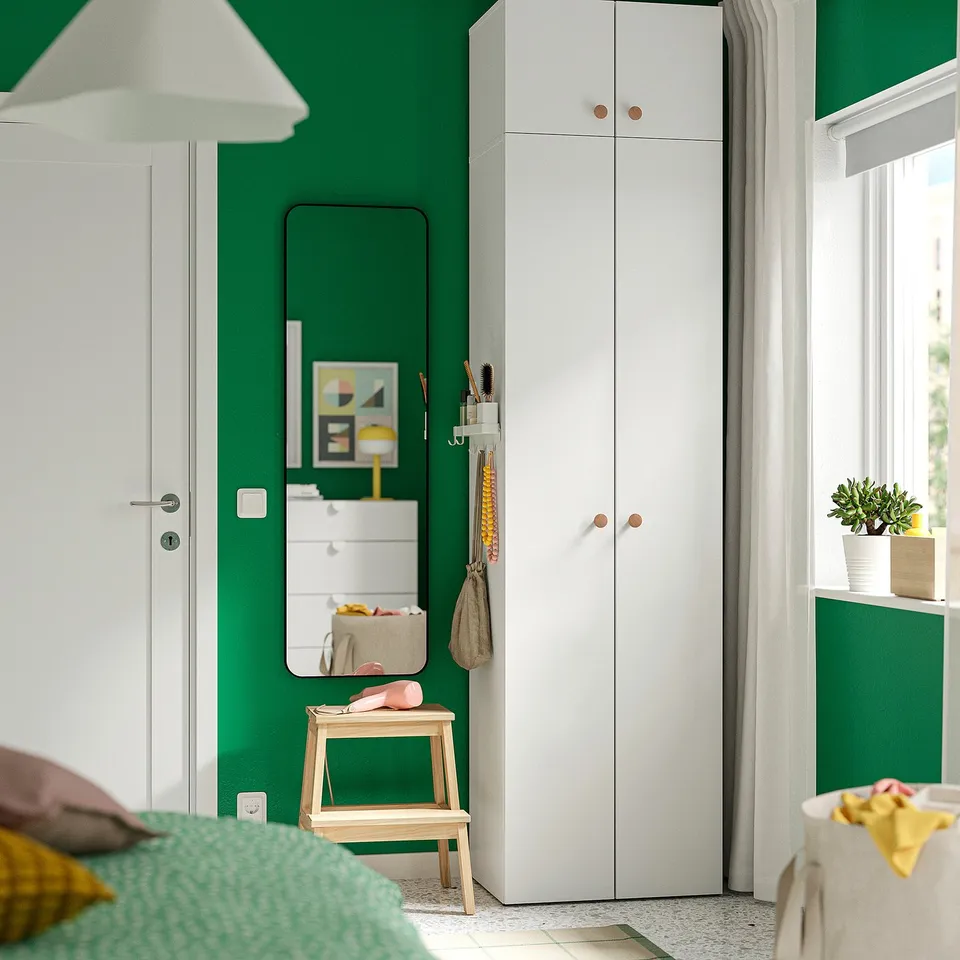 LASTARE in a room