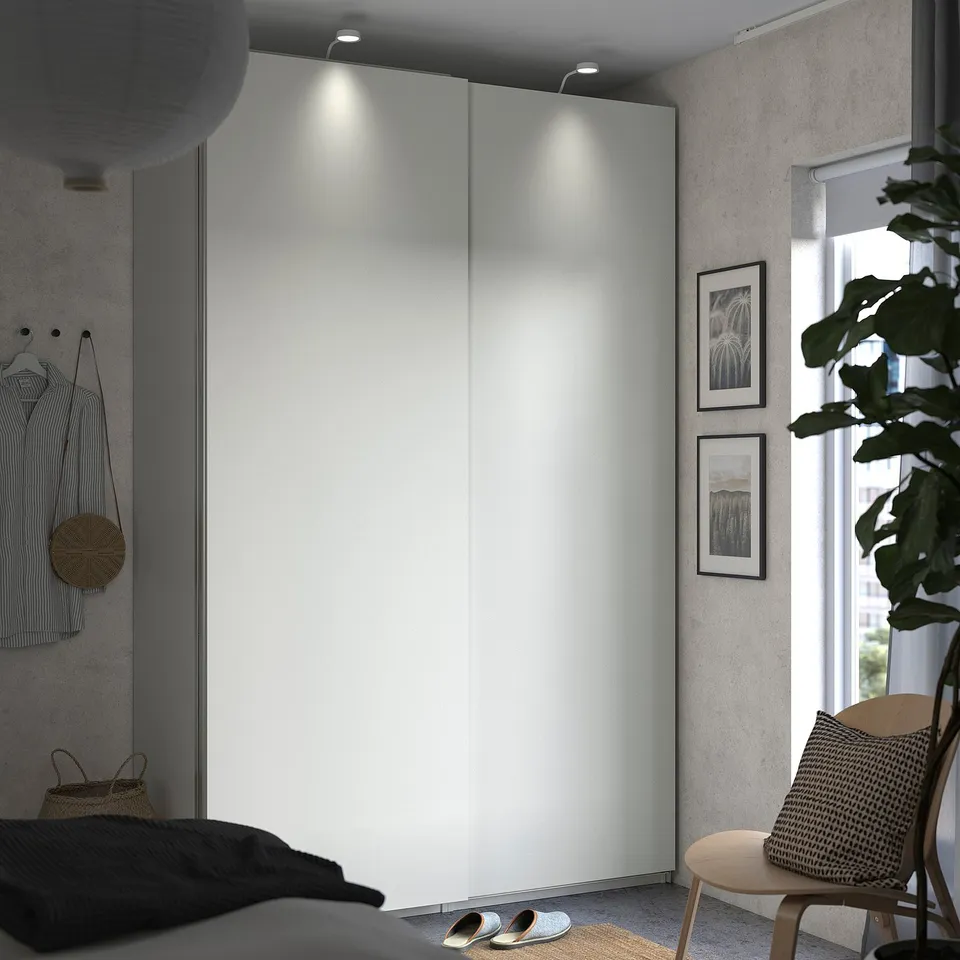 HASVIK in a room