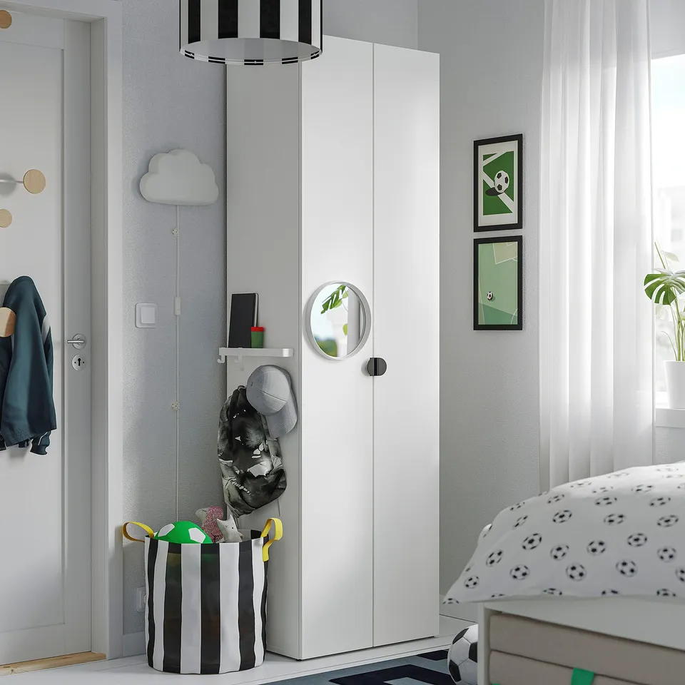 LASTARE in a room