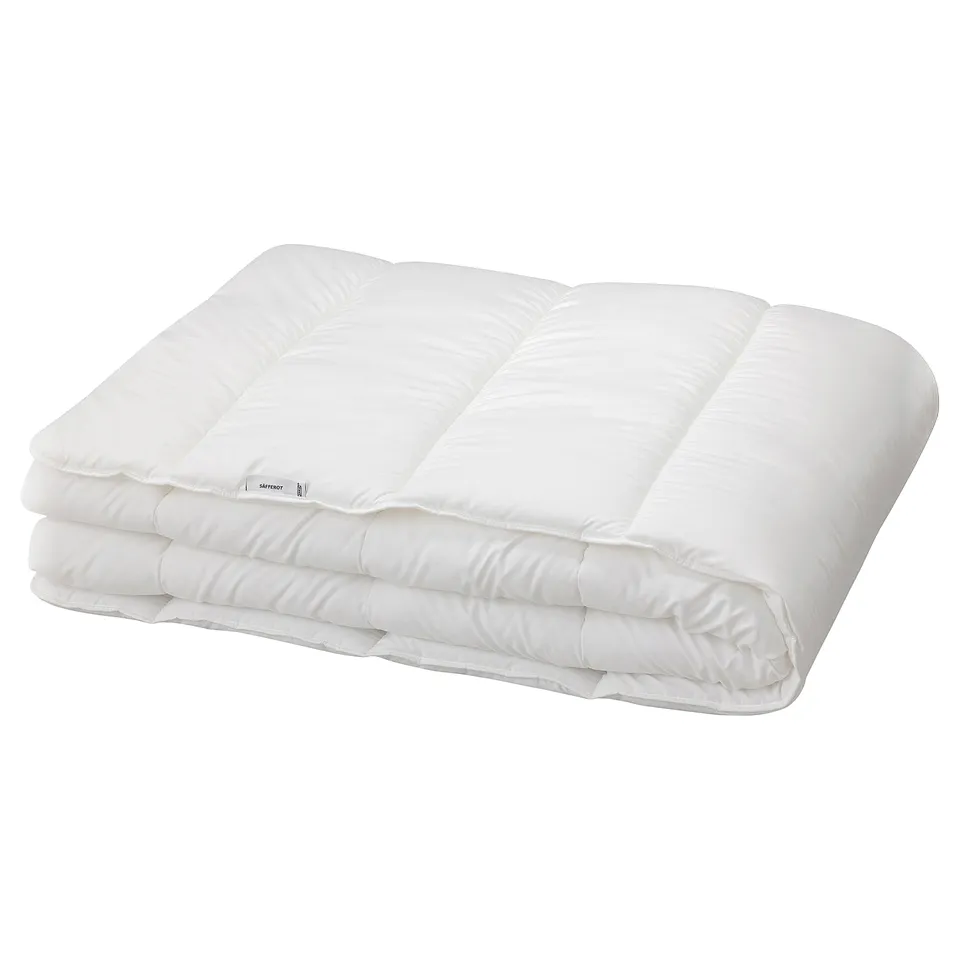 White SÄFFEROT recycled polyester duvet folded neatly, rectangular shape.