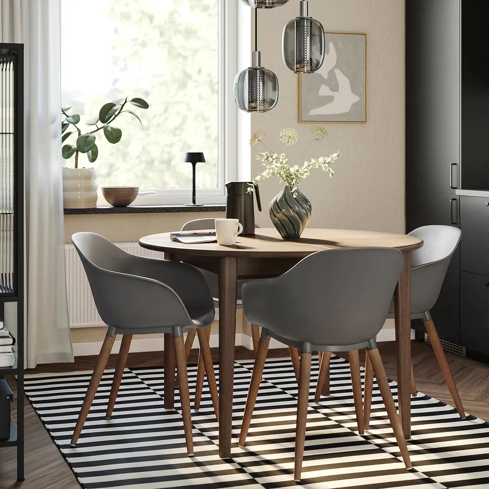 GRÖNSTA in a room