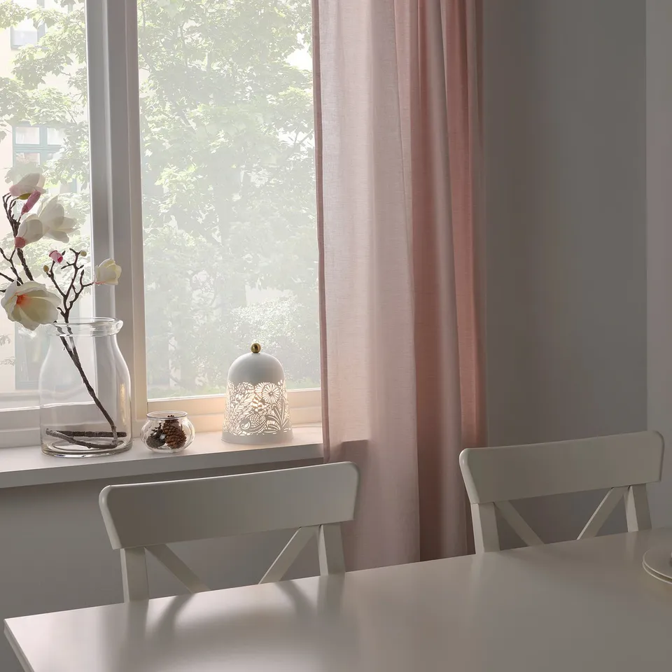 SOLSKUR in a room