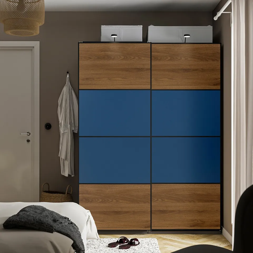 MEHAMN in a room