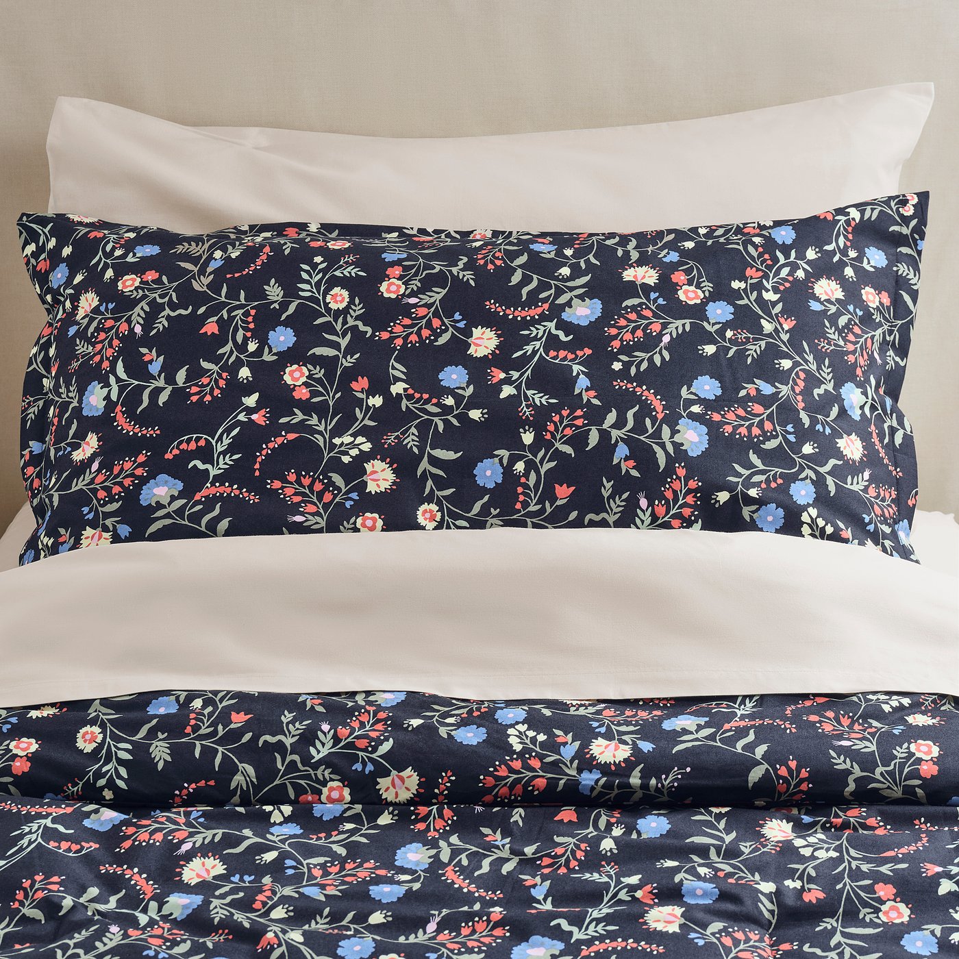 BRUDKRUSBÄR Comforter set, black/floral pattern, 240x220/50x80 cm