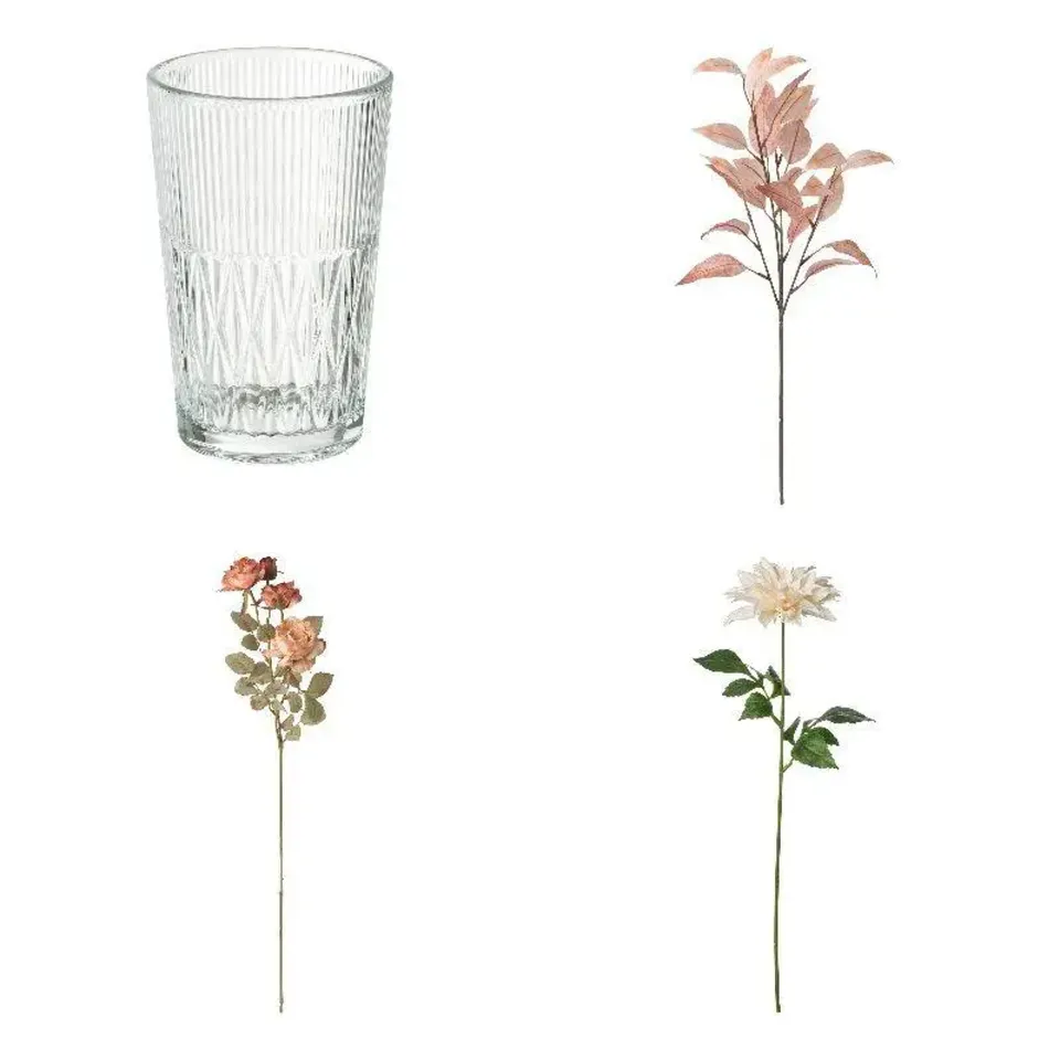 SMYCKA/SMÄLLSPIREA in a room