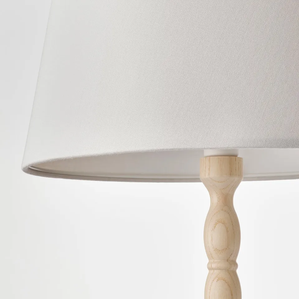 part: KINNAHULT floor lamp