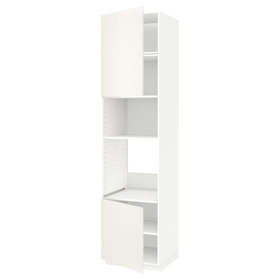 White METOD kitchen cabinet with adjustable shelves.