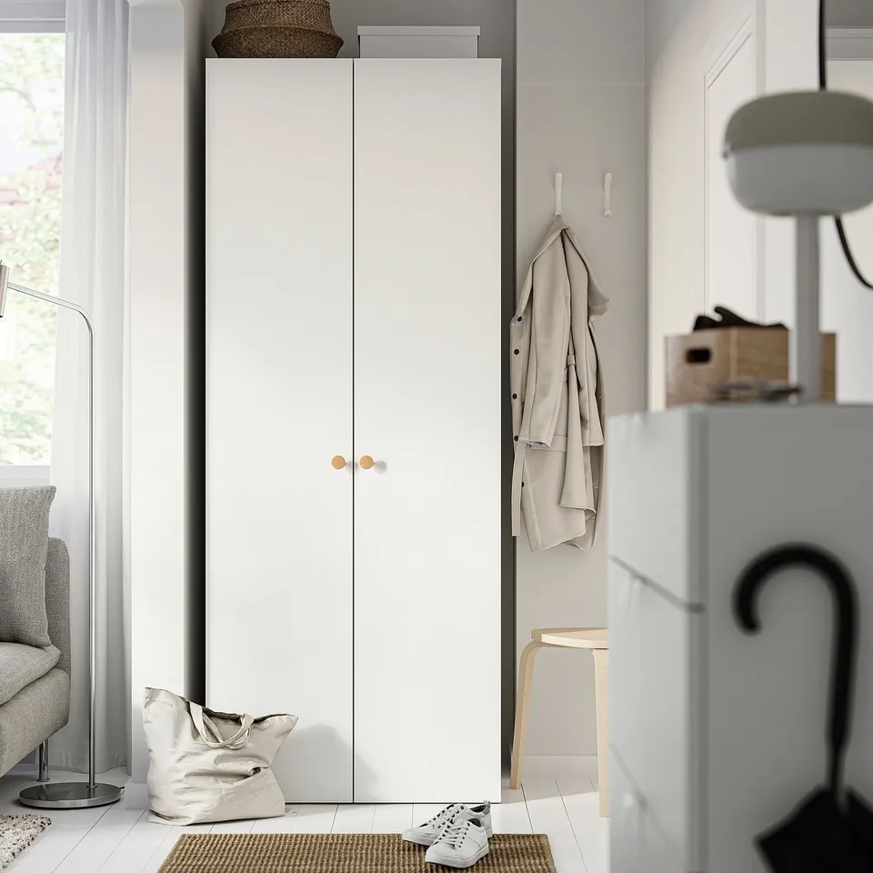 LASTARE in a room