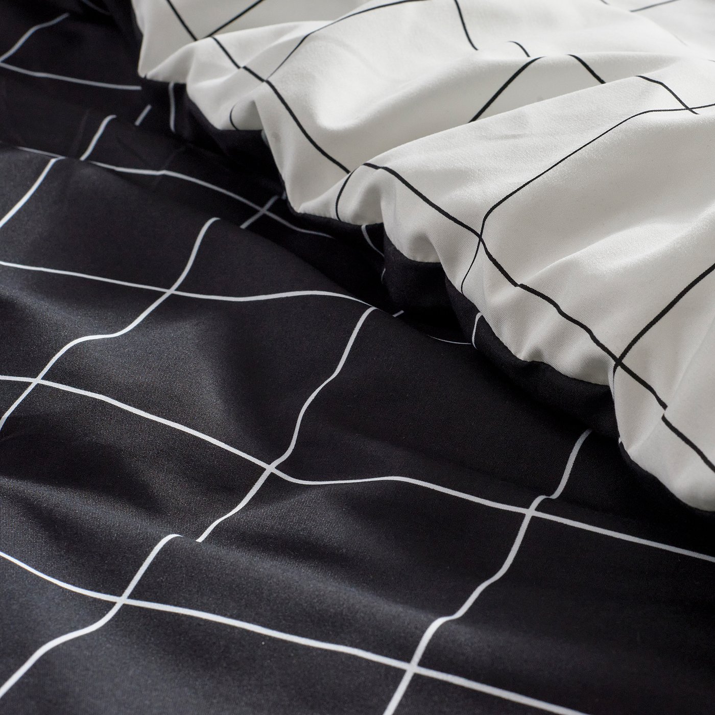 VITKLÖVER Comforter set, white black/check, 150x200/50x80 cm