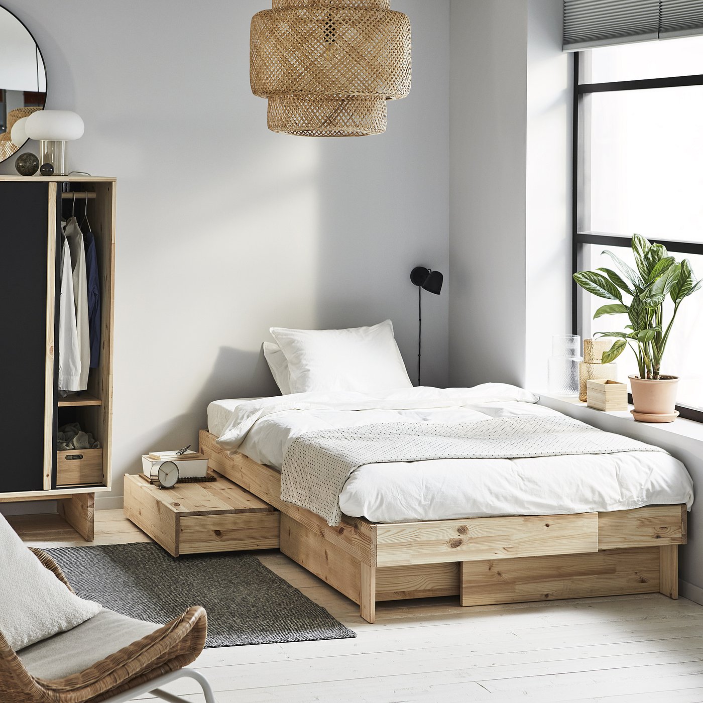 part: GLAMBERGET extendable bed with storage