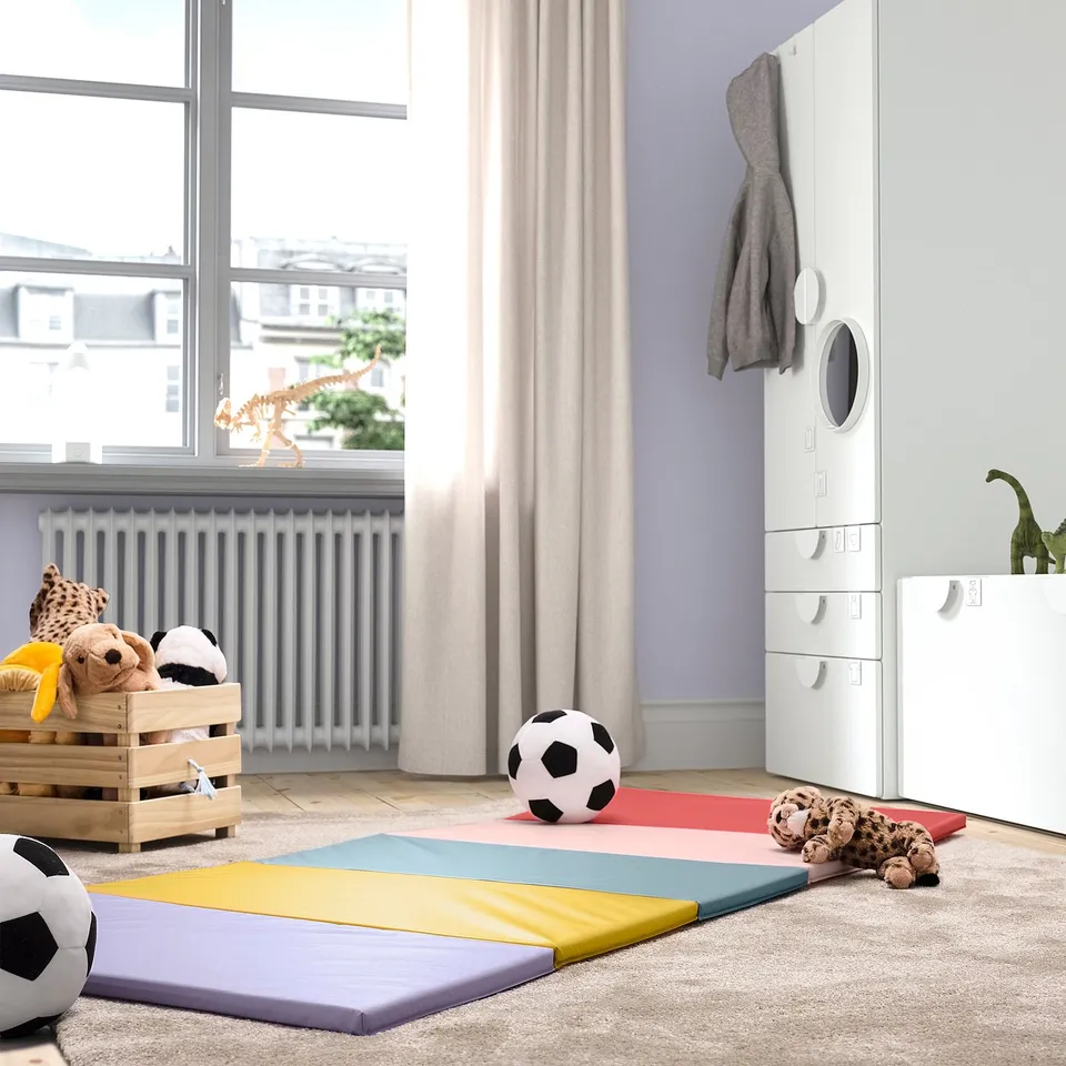 PLUFSIG in a room