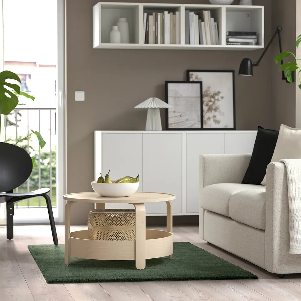STOENSE in a room