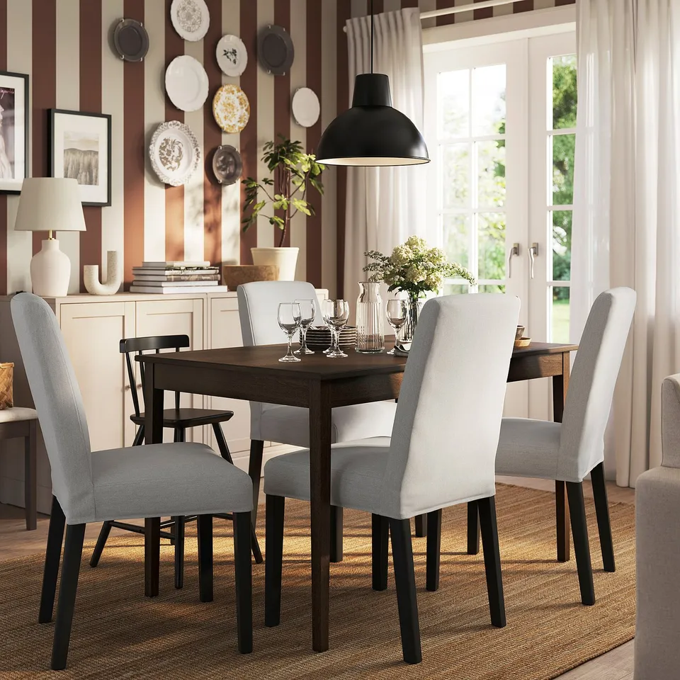 NÄSINGE / BERGMUND in a room