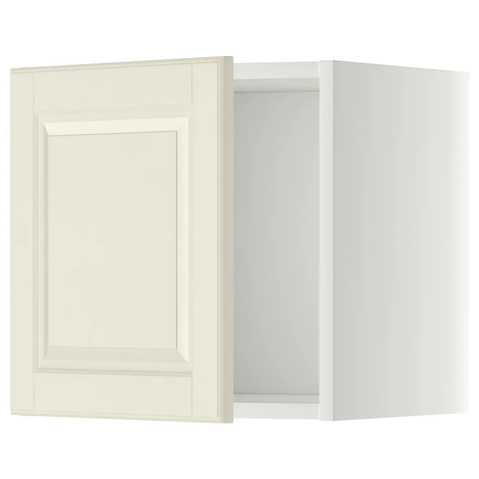 A METOD kitchen cabinet with bodbyn off-white doors, featuring a traditional design with bevelled edges.