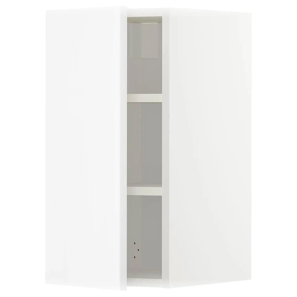 White METOD kitchen cabinet with adjustable shelves.