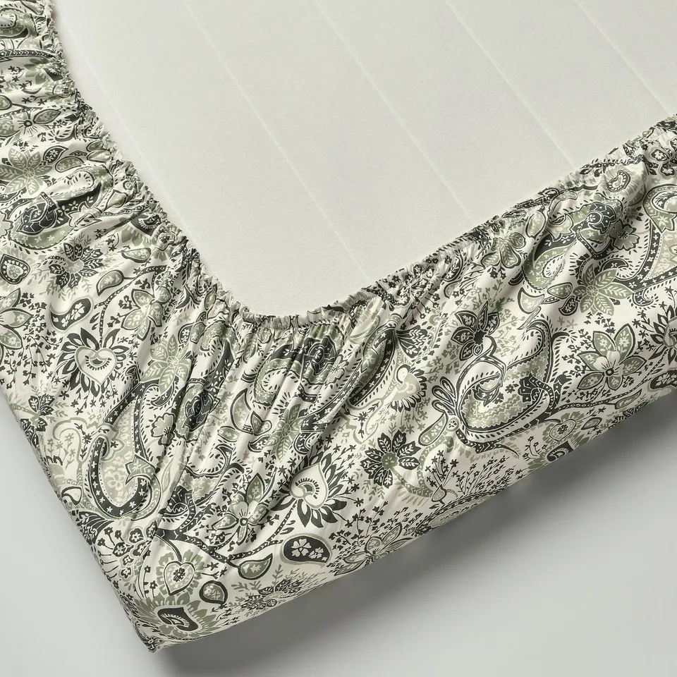 Paisley fitted sheet, elastic edges, cotton-viscose blend, breathable, up to 26 cm thick.