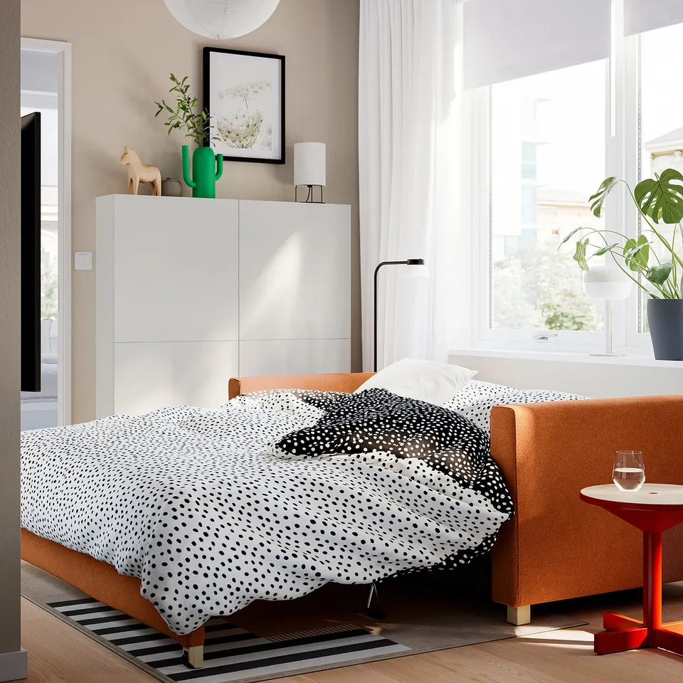 SALTSJÖBADEN in a room