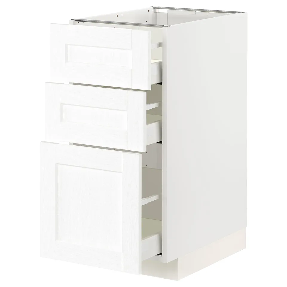 A METOD kitchen unit in white with three drawers. The unit a classic design with smooth-running, full-extension drawers.