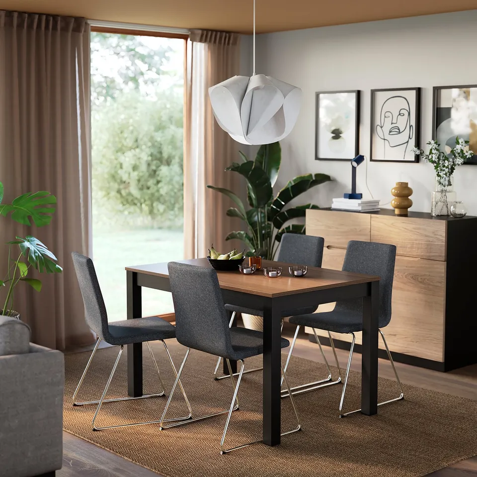 ÅLHULT / LILLÅNÄS in a room
